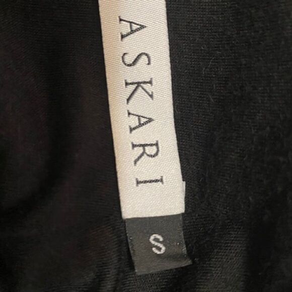 Askari Landscape design pencil skirt, size S - Picture 3 of 3